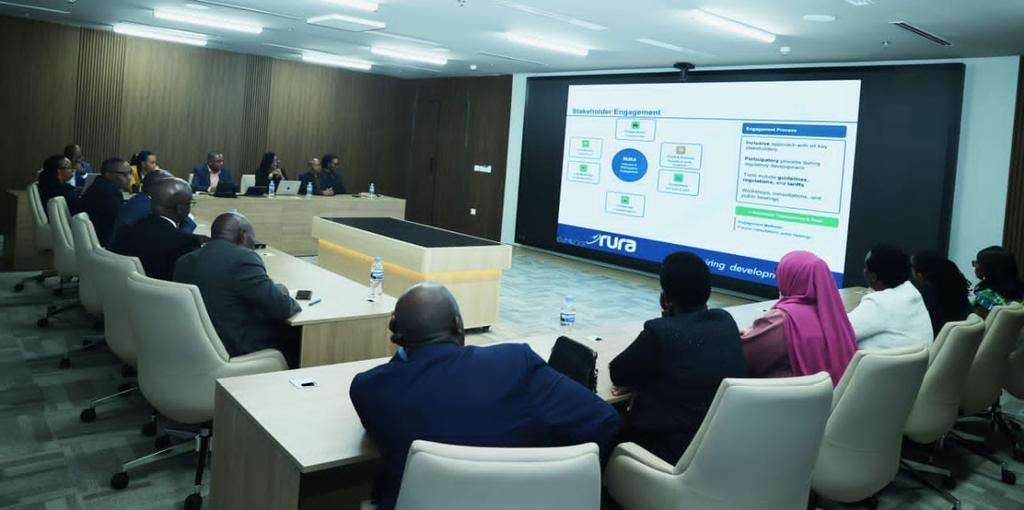 RURA_RWANDA's tweet image. On the sidelines of the #MWC, RURA’s DG met with delegations from the Independent Communications Authority of South Africa(ICASA) and the Uganda Communications Commission ( UCC) to discuss ICT regulation,telecom growth,and sharing best practices in digital transformation #MWC2025