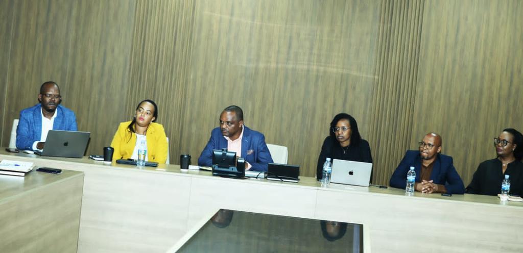 RURA_RWANDA's tweet image. On the sidelines of the #MWC, RURA’s DG met with delegations from the Independent Communications Authority of South Africa(ICASA) and the Uganda Communications Commission ( UCC) to discuss ICT regulation,telecom growth,and sharing best practices in digital transformation #MWC2025