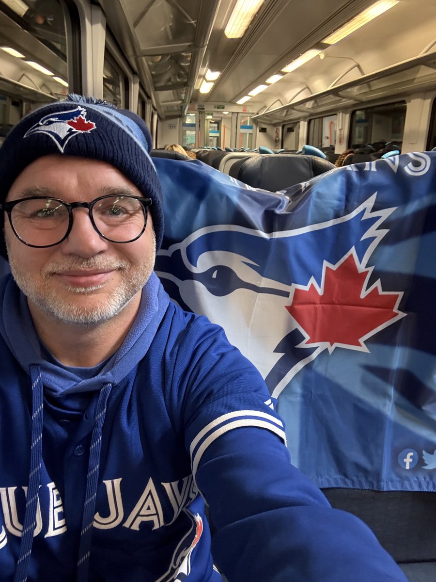 London bound for our 1am @bluejays party!! 

#WorldSeries Game #1 here we come!!!

#WANTITALL