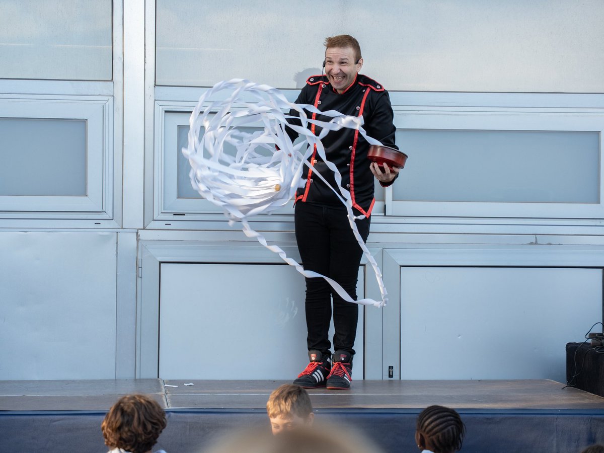 La Biblioteca Ángels Alemany s'obre al barri 😍
