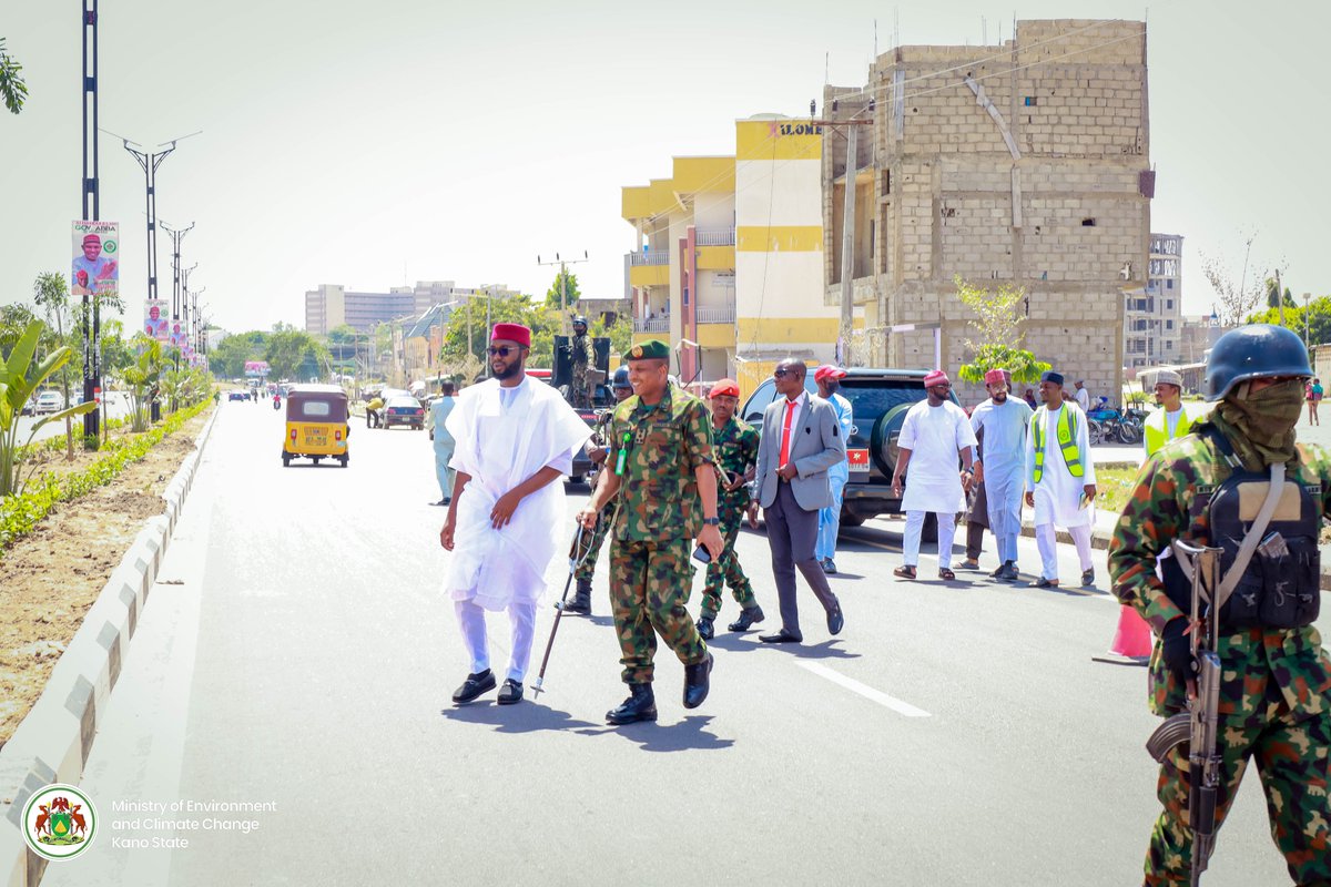 DahirMHashim's tweet image. Following some complaints presented to us, today we carried out an on-the-spot inspection of some of the areas where we are beautifying roads with trees. During the visit, we assessed their current condition and established appropriate measures to ensure their proper health and…