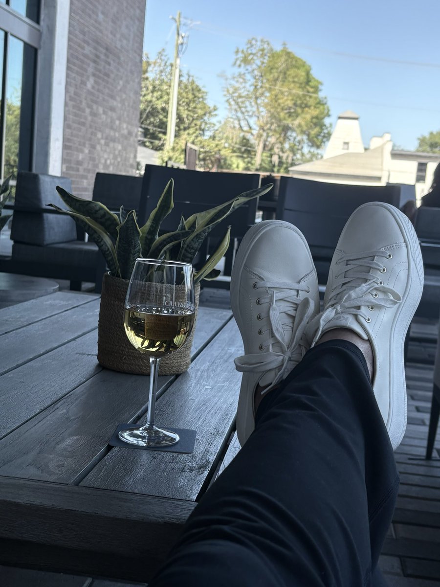 Shhhhhhh! Don’t tell anyone I’m here. 😊