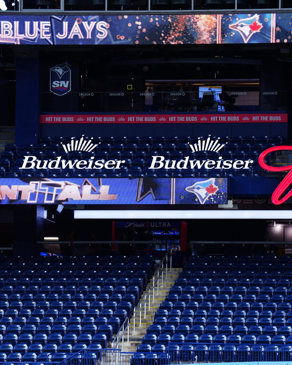 MLB's tweet image. If someone homers to this location during the #WorldSeries, you could win a season's worth of @BudweiserUSA!

Reply with #HitTheBuds for your chance to win.