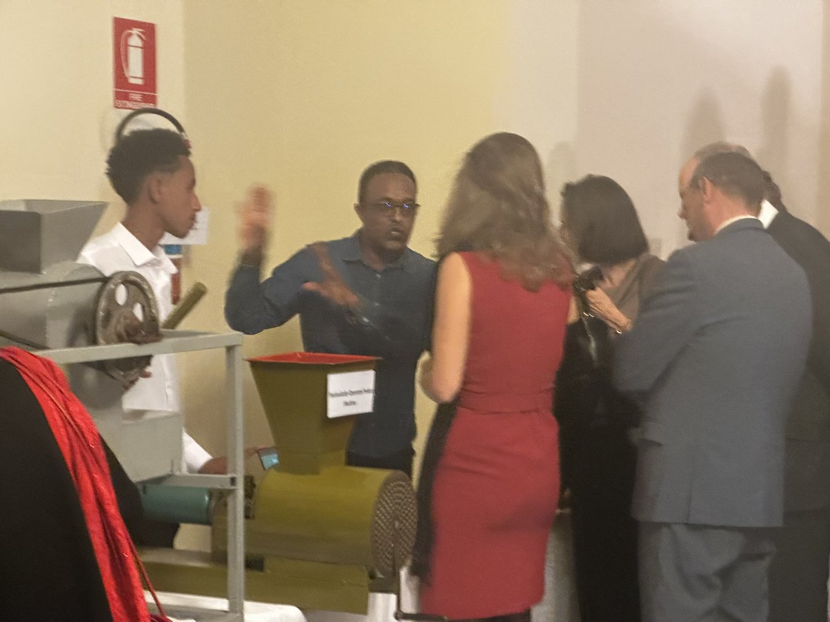 4AfricanVision's tweet image. The innovative spirit of 🇪🇷's youth was on full display this UN Day. Their projects are a testament to a deep-seated culture of determined resolve a generations old legacy of transforming challenges into opportunities through sheer will and homegrown ingenuity. #Eritrea #UNDay