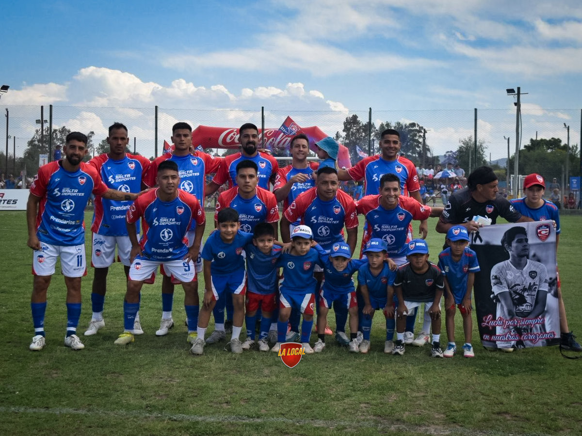 crypto_solflow's tweet photo. #TorneoRegionalAmateur | #RegionNorte
FECHA 1
Formación Cachorros: 
1.- Pablo Ramos, 2.- Mario Sanchez, 3.- Ezequiel Giménez, 4.- Facundo Sanchez, 5.- Mario Campos, 6.-, Mateo Ramos 7.- Juan Cuéllar, 8.- Facundo Andrada, 9.- Gastón Rojas, 10.- Leonardo Silveira, 11.- Fabio Giménez.
DT: Damián Monges