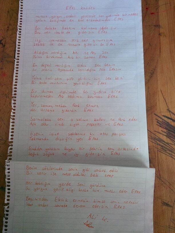 Lisede edebiyet hocamız bir kaside yazmamızı istemişti, ben de efes pilsene kaside yazmıştım. O ödevi niye kabul etmedin hocam, aklıma düştü yine. Hatta kasideyi de buldum.
