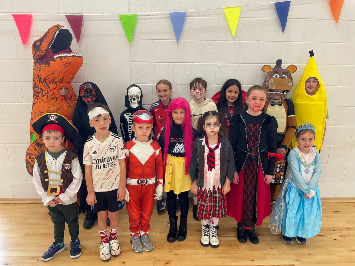 Student of the Week - October 🌟

Week 1&amp;2 - Being respectful/showing good manners
Week 3&amp;4 - Maths Student

Maith sibh to all our pupils who received their certificates at assembly this month 👏🏻