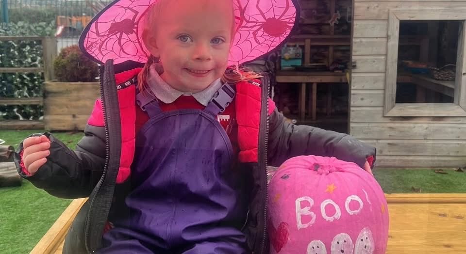 🎃 Pumpkin Carving Competition Winners! 🎃
A huge thank you to our wonderful PTA for judging the entries. It was no easy task with so many brilliant pumpkins and creative designs. 
Special thanks to Curious Candy for their generosity in helping supply a prize for all winners. 🍬