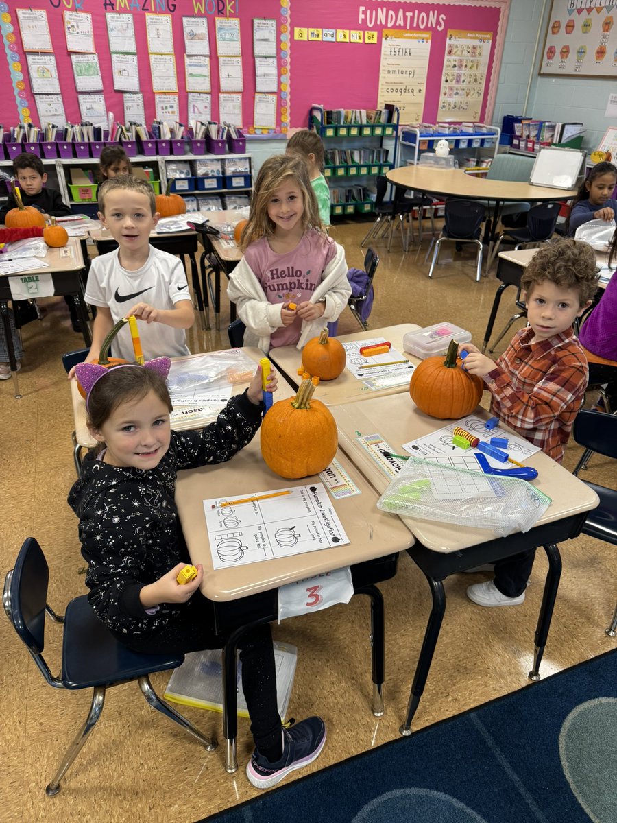 Pumpkin patch fun! We loved getting to pick our own pumpkins, and determine its size and height! Our favorite part of the day was experimenting to see if a pumpkin sinks or floats!🎃 <a href="/SEM_Dalers/">SEM Dalers</a>