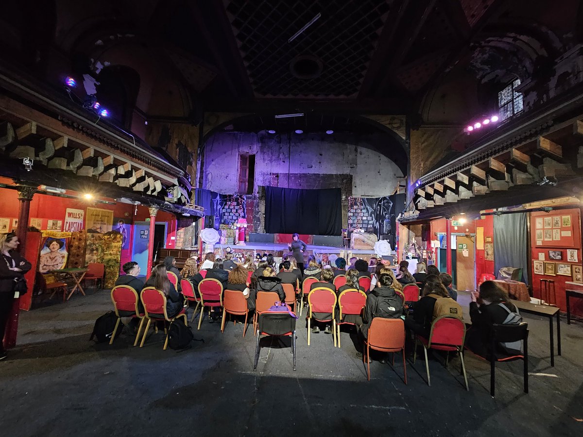 FrauKMiller's tweet image. A musical Glasgow tour: The Britannia Panopticon tour was fabulously insightful, sweet shop visit to Mitchell's before pizza lunch at Ask Italia. Then to @ScottishOpera for their Access performance of La Boheme.
A fantastic day with 35 brilliant #Ambees pupils 🤩
@StAmbroseMusic1