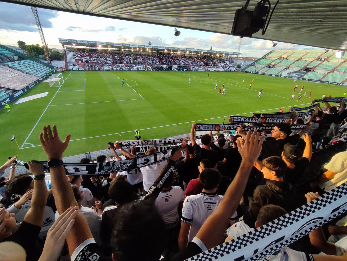 Foto del <a href="/Merida_AD/">A.D. Mérida</a> 0 <a href="/SDP_1922/">SD Ponferradina SAD</a> 0 (24/10/25).  A los puntos hoy merecimos la victoria, pero la pelotita no quiso entrar... #EMERITENSISMO #DAJEMERIDA #SOLOMERIDA