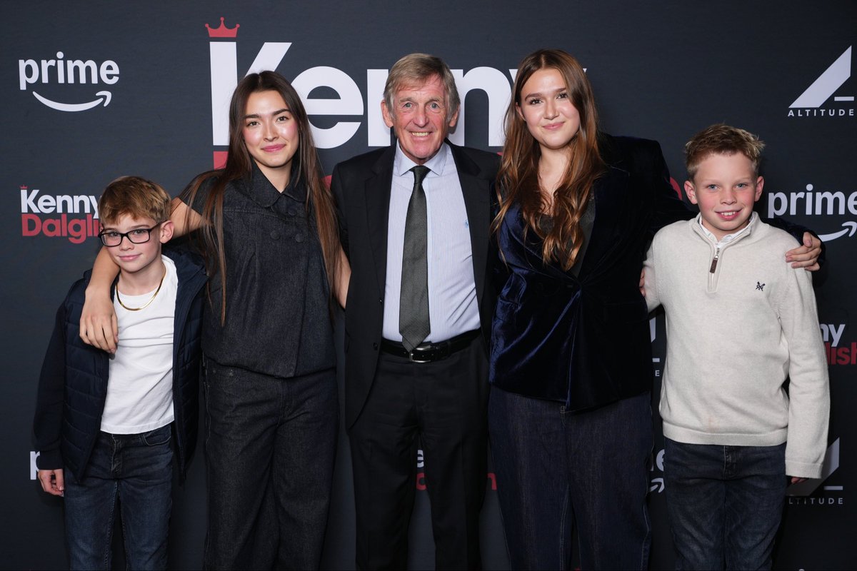 kennethdalglish's tweet image. A great evening at the London premiere of ‘Kenny Dalglish’, surrounded by family, friends and so many familiar faces. Truly humbled by all the support and kind words. ❤️ YNWA