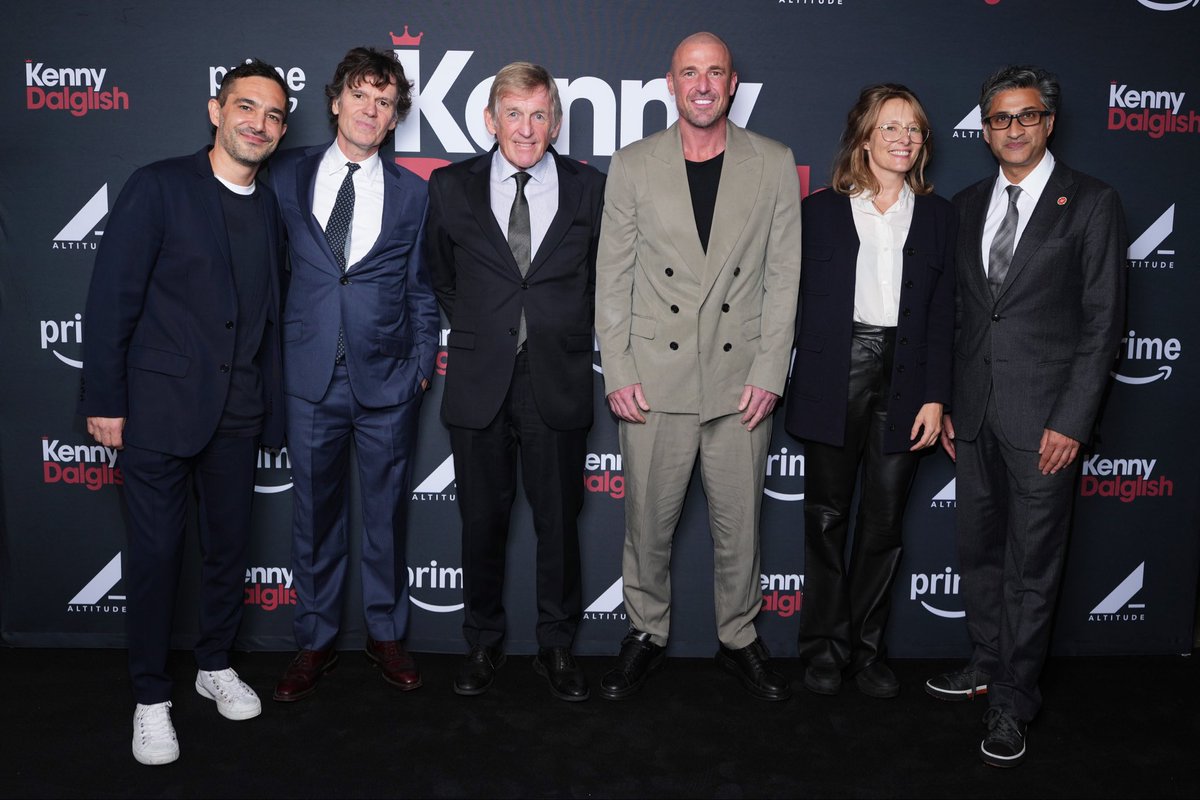 kennethdalglish's tweet image. A great evening at the London premiere of ‘Kenny Dalglish’, surrounded by family, friends and so many familiar faces. Truly humbled by all the support and kind words. ❤️ YNWA