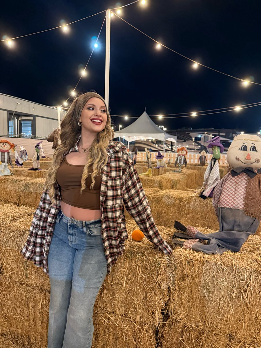 Autumn reminds me: what falls away isn’t loss, it’s renewal 🍂🧡