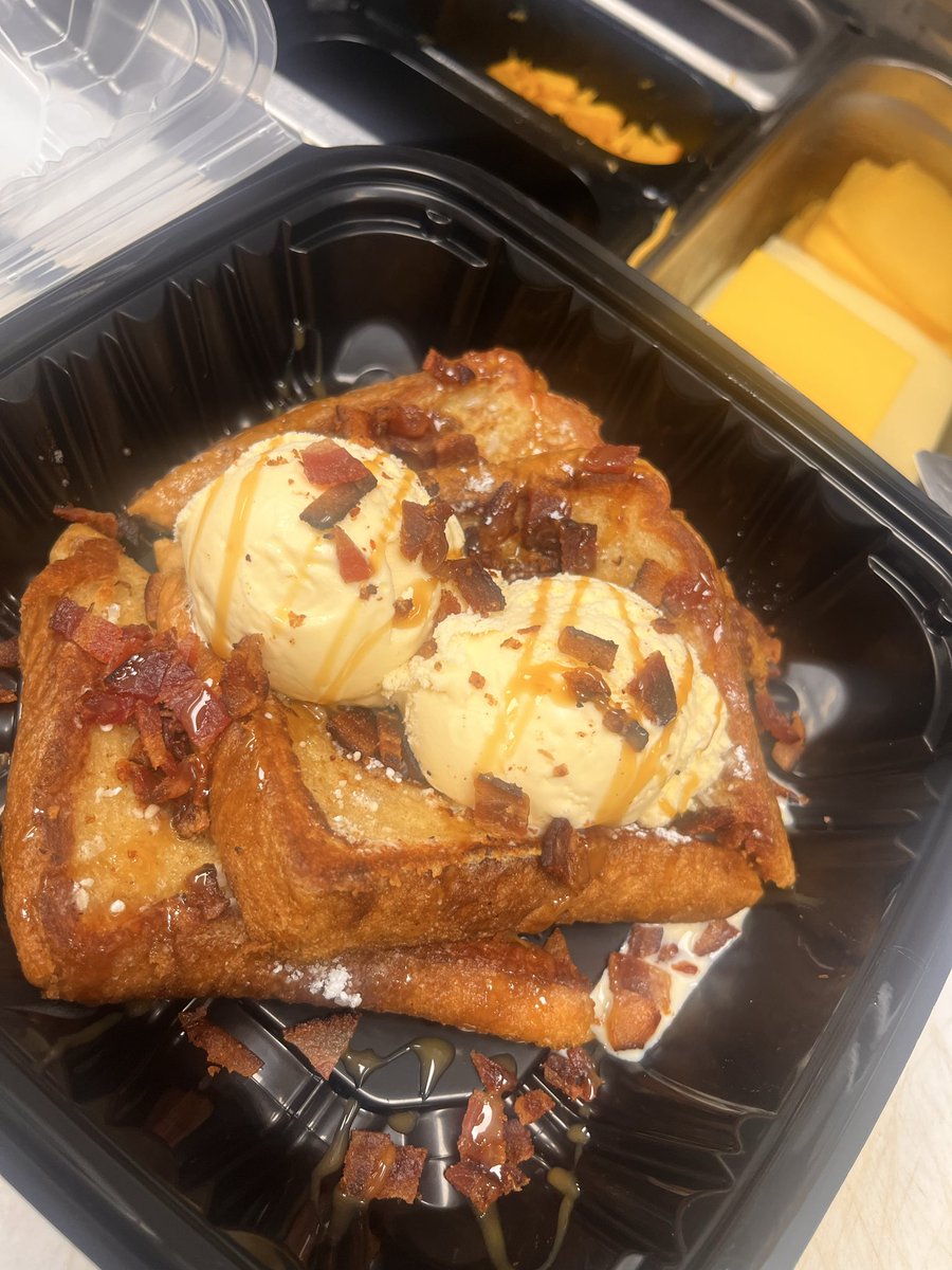 Chubby_Cheekz69's tweet photo. Made French toast at work! Topped it with bacon crumbles, powdered sugar, and caramel drizzle. Finished it off with two scoops of vanilla ice cream 😋 #FrenchToast #IceCream #RamsHorn https://t.co/RSWTrmFfyw
