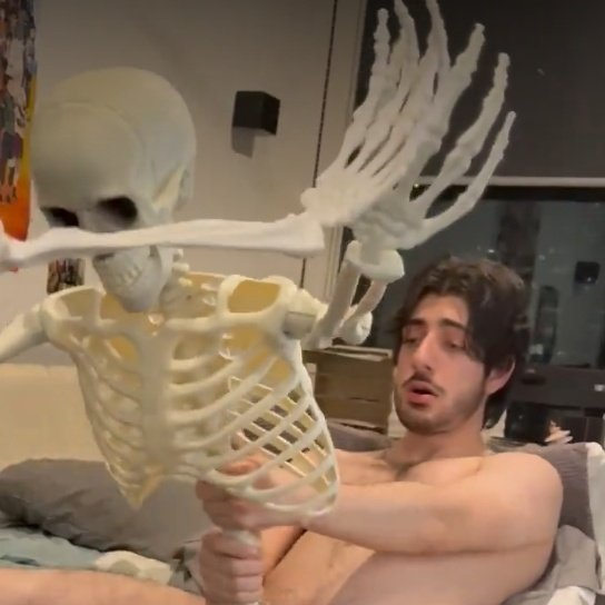 noone:
Gaga during zombieboy: