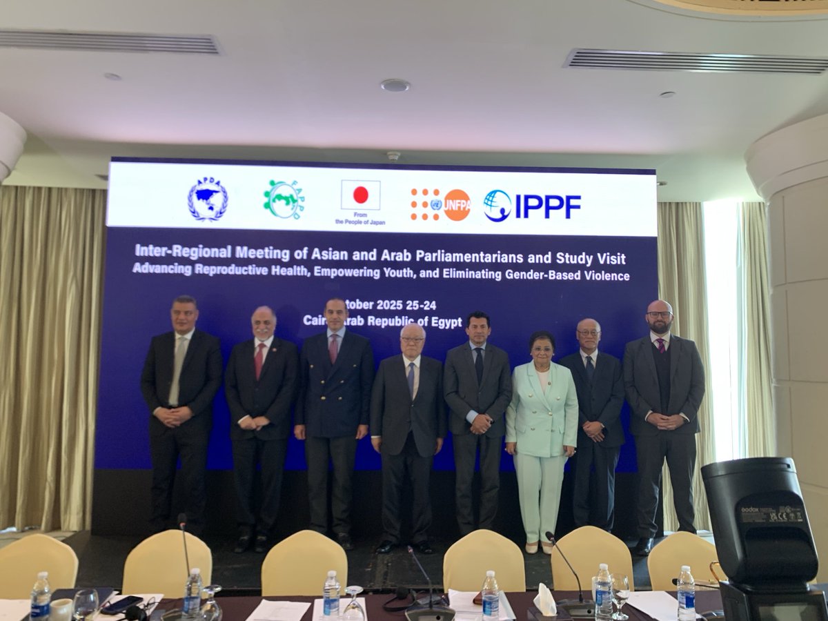 TakemiKeizo's tweet image. エジプトのカイロにてアラブ諸国議員会議主催者代表(アジア人口開発協会理事長)として基調報告。国連機能が低下し人道上の問題が頻発する時代状況下国境を超えた国会議員の連携が国際人道法を守り平和を構築する上で今まで以上に重要な役割を担って来ていることを強調した。