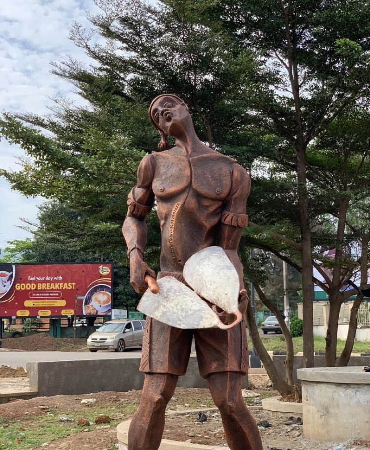 enyinnayaibeka's tweet photo. This is Enugu State: Where is this statue erectedd in Enugu?
#Ogene
#DadaNwaMmiri https://t.co/eYoiuQRCTH
