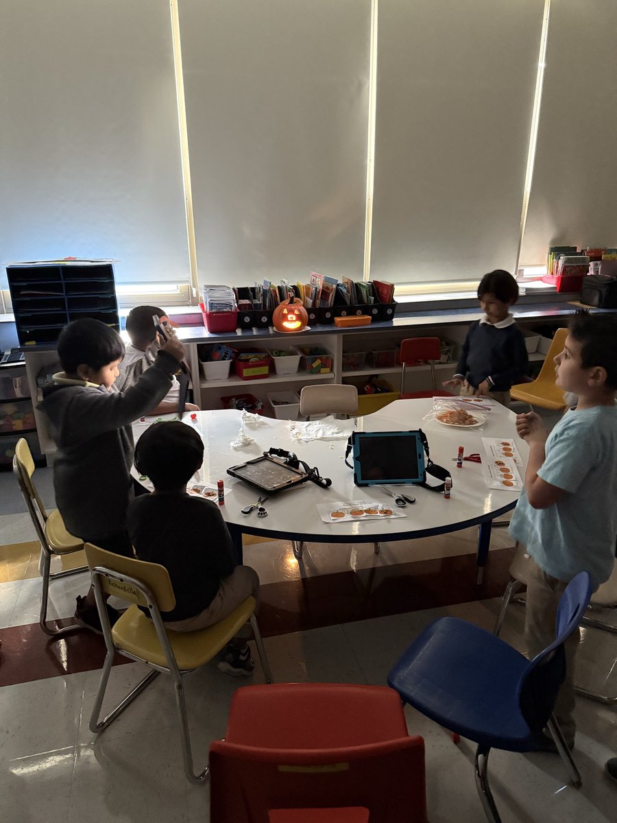 Richardella_FLC's tweet photo. For fun Friday, students had to sequence the steps to carve a pumpkin, then they got to assist in removing the seeds and pulp. They also helped pick the shapes for the face. https://t.co/k4uIQz6Ytd