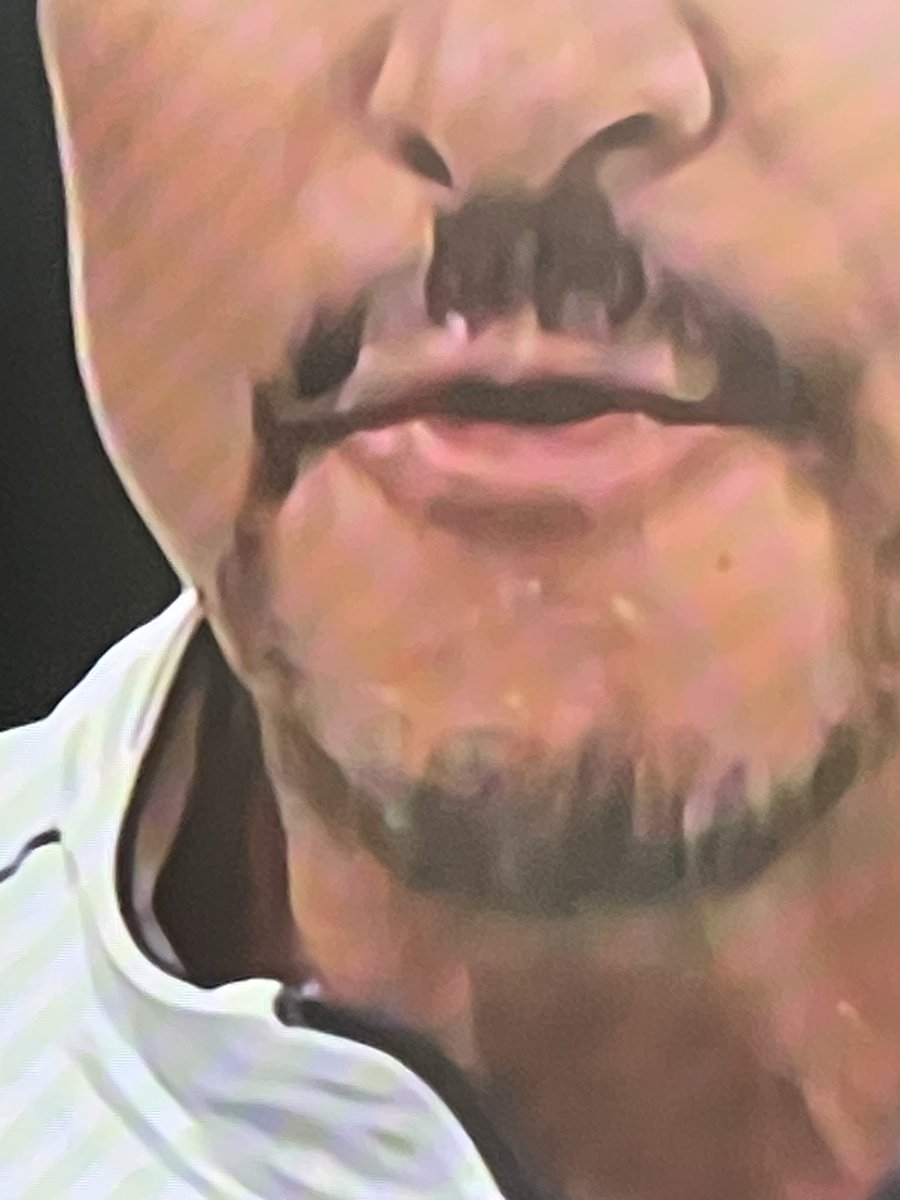 DdotBennett's tweet image. Wtf is up with Rome’s goatee?