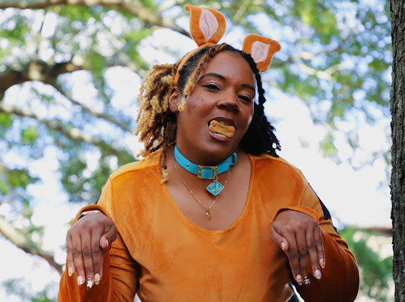 ToniDominique1's tweet image. 💜 “Scooby-Doo but make it cutie-doo! 🐶✨ Serving mystery, snacks, and smiles…because every day’s better with a little Scooby snack energy 💕 #ScoobyDoo #CutieDoo #GroovyVibes”