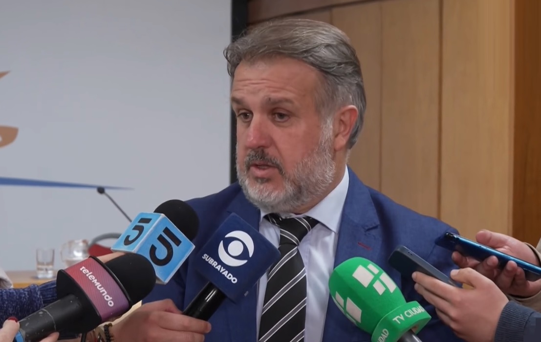 MonteCarlo930's tweet photo. El diputado nacionalista Gabriel Gianolli sostuvo que la Ministra de Defensa hace afirmaciones alejadas de la realidad en el caso Cardama https://t.co/xVEByXYICQ https://t.co/bq8NiREWqJ