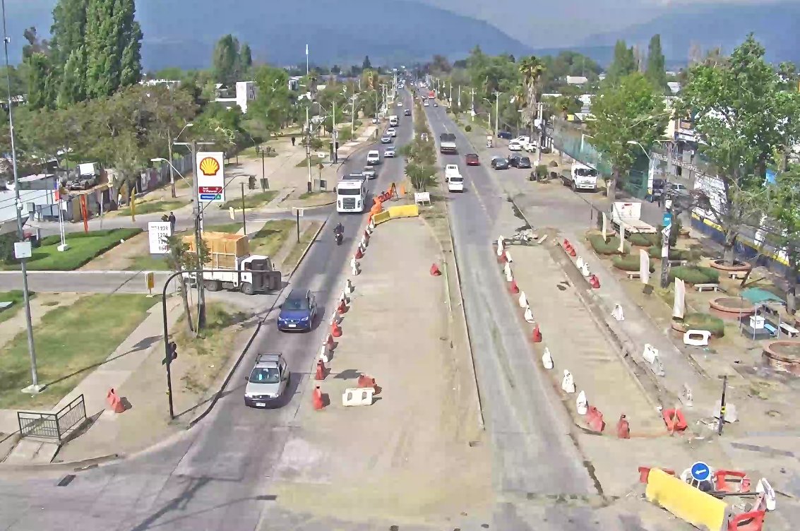 Ahora (16:27) restricción de pistas en Av. Gabriela al oriente y poniente, al llegar a cruce de Av. Juanita en #LaPintana, debido trabajos en la vía. Situación genera tránsito lento. Considere tiempo extra en el desplazamiento