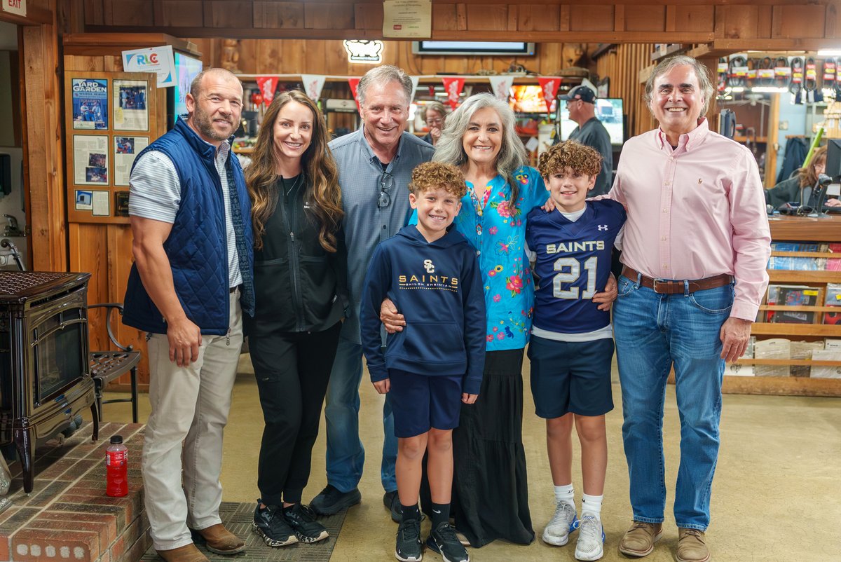 SpringdaleCofC's tweet image. 🎉 Straight’s Lawn and Garden Celebrates New Ownership! 🎉
Congratulations to the entire Straight’s Lawn and Garden team on this exciting new chapter!
📍 3218 North Thompson St., Springdale, AR 72764
Thank you to our Ribbon Cutting sponsor, H&R Block