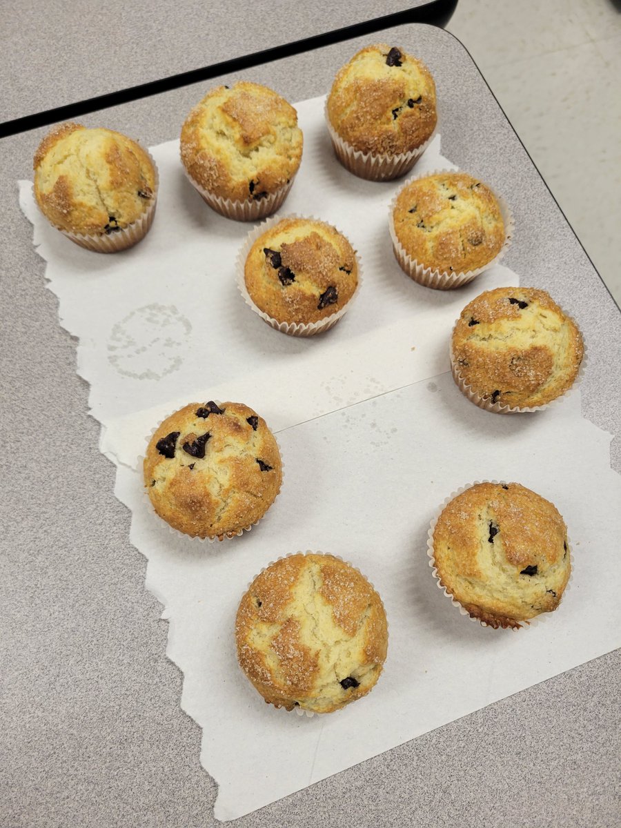 Anderson_FCS's tweet image. We saved the best for last on Friday of #MuffinWeek ~ chocolate chip!! They were a hit, and Scott and Joey are still salty they lost to Madi and Taj. #CookingClass #CompetitionIsGood #AHSisFamily