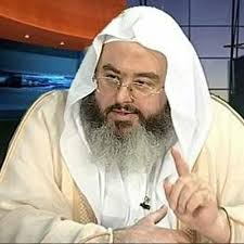 ترك الشيخ #محمد_صالح_المنجد إرثًا علميًا زاخرًا استفاد منه ملايين المسلمين حول العالم:  
* أكثر من 3000 مادة مرئية دعوية
* أكثر من 4500 ساعة صوتية من الدروس 
* أوّل من أسس موقعًا دعويًا على الإنترنت  
فهل جزاء من أفنى عُمرٍه في الدعوة لله السجن والتعذيب؟!
#أنقذوا_الشيخ_المنجد