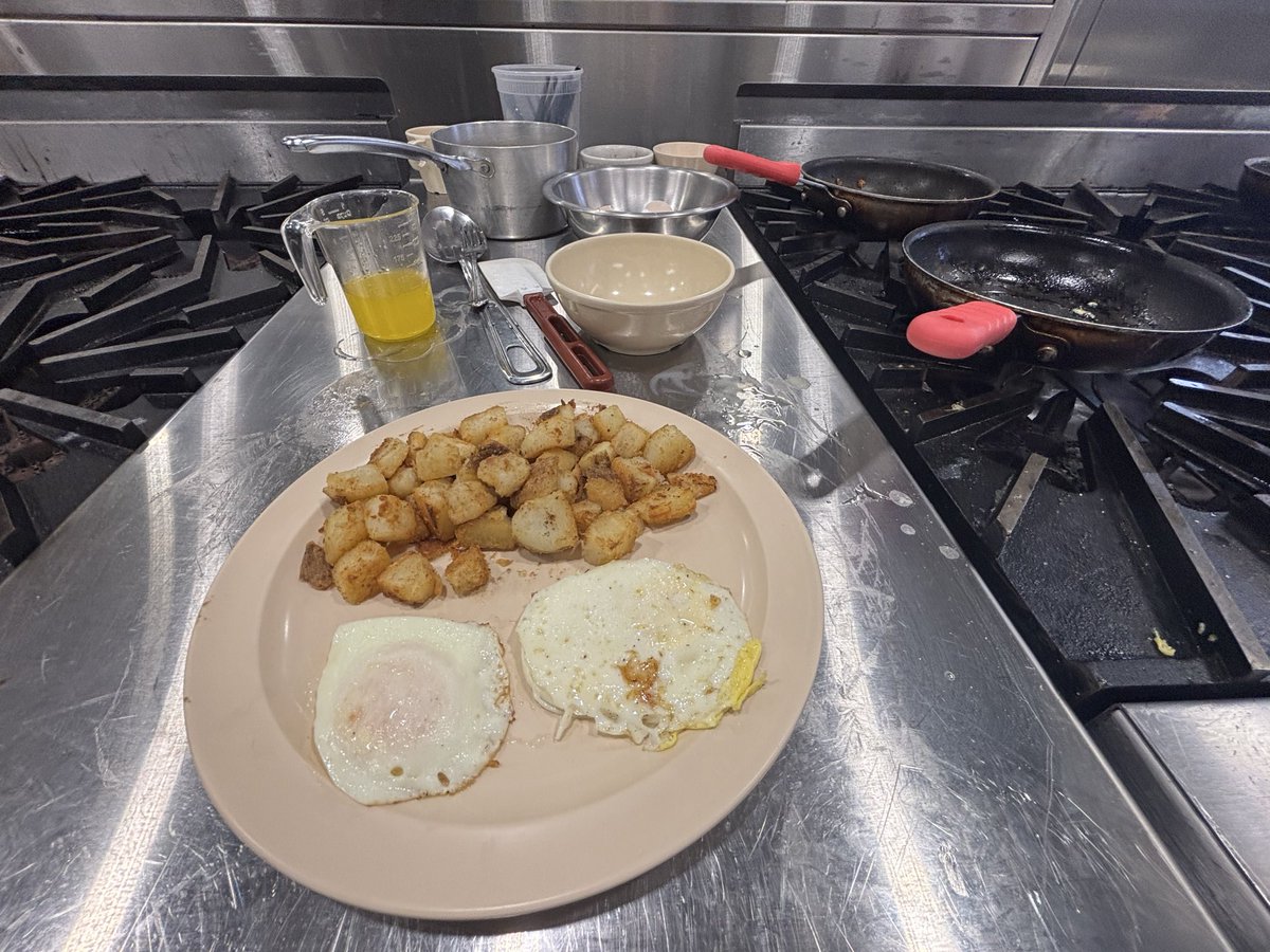 exitwoond's tweet image. culinary students be like i got eggs and potatoes due today