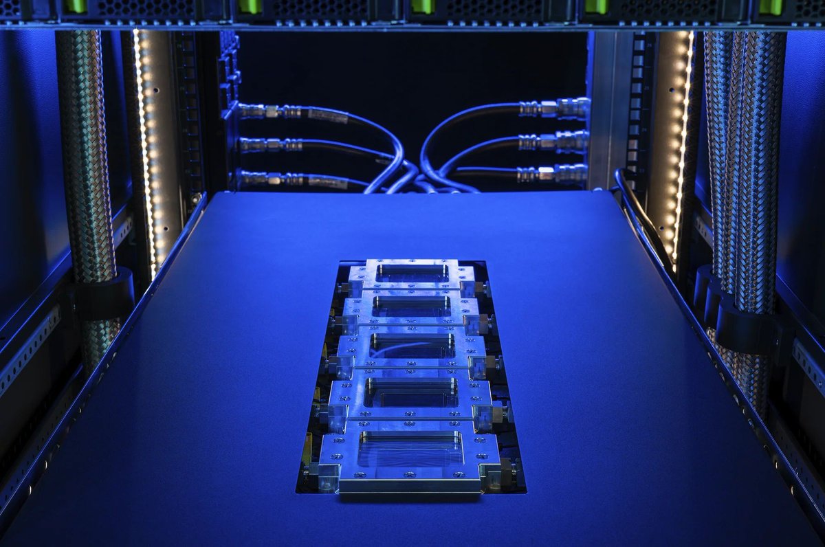 Fans are no longer enough to cool down #datacenters, as the massive demands of #AI heat up. Data centers are moving to liquid cooling methods to keep running efficiently. But which method will emerge as the industry standard? buff.ly/SthlQnS