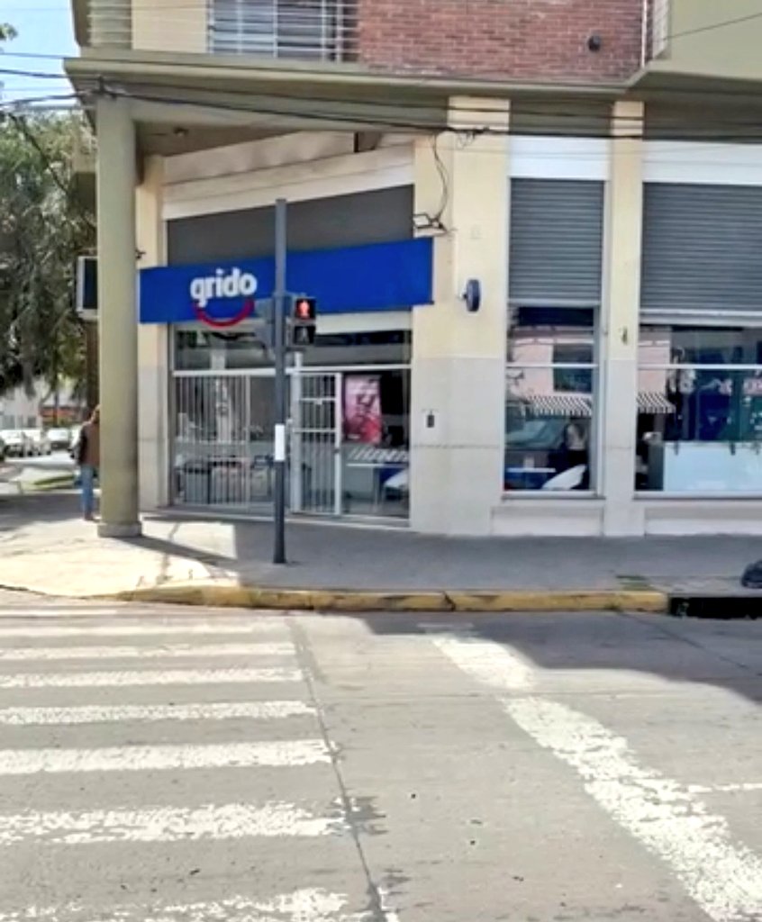 PreciosRosario2's tweet image. 👉🏻 HELADOS Y POSTRES GRATIS EN ZONA OESTE 🍨

👉🏻 Comprando en la #Grido de Prov. Unidas y Derqui, accedes a 3 cupones con descuentos para repartir a tus contactos

👉🏻 Una vez que ellos utilicen esos descuentos, podes pasar a buscar tu postre o helado GRATIS (actualmente: una caja