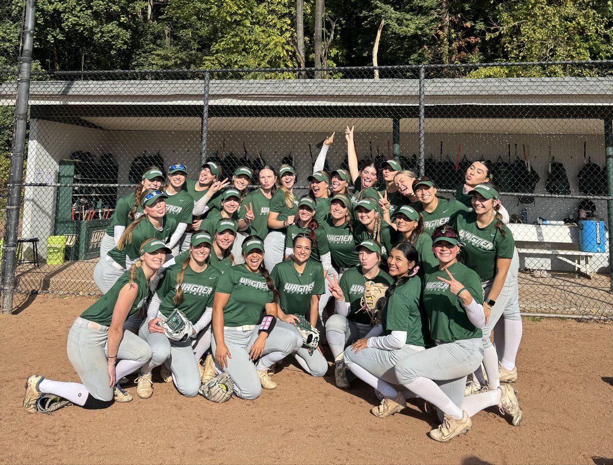 The squad is feeling the autumn vibes!! 🍁🥎🍁🥎

#TakeFlight
