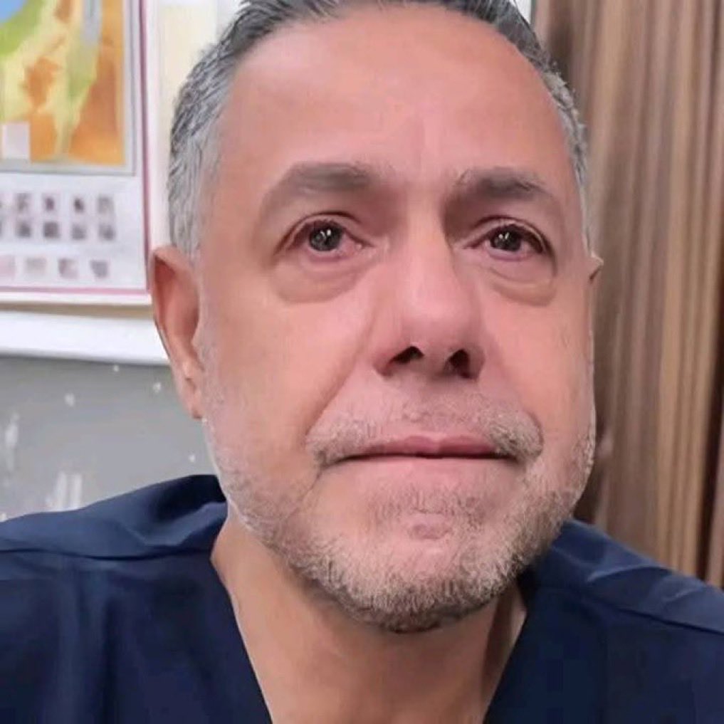 يجب أن لا ننسى الدكتور المختطف #حسام_أبو_صفية 
الذي لم يكن له من ذنب سوى أنه كان يعالج الأطفال لينقذ حياتهم بإذن الله..