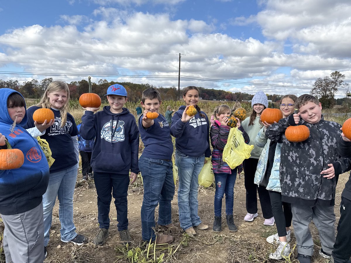 Third, fourth, and fifth grade enjoyed their day at Savidge Farms thanks to the Greenwich PTO and the agriculture grant! It was a perfect Fall day! #GESCougars