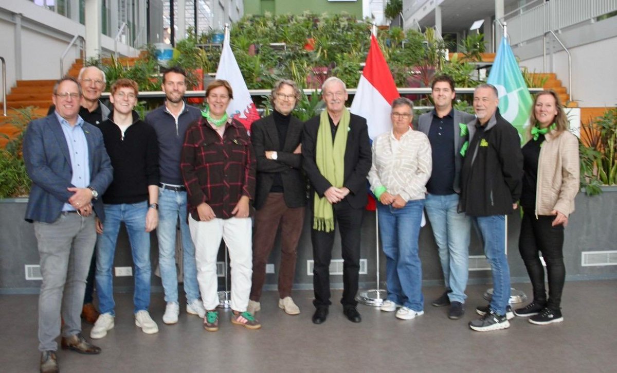 LPFWestland's tweet image. Vandaag was @BoerBurgerB staatsecretaris Jean Rummenie te gast bij World Horti Center in Naaldwijk. , #BBB heeft al veel betekend voor de tuinbouw en gaan nog meer bereiken samen met onze ondernemers en telers. Onze raadsleden Dave van Koppen Trudy de Munck waren erbij.
#wldebat