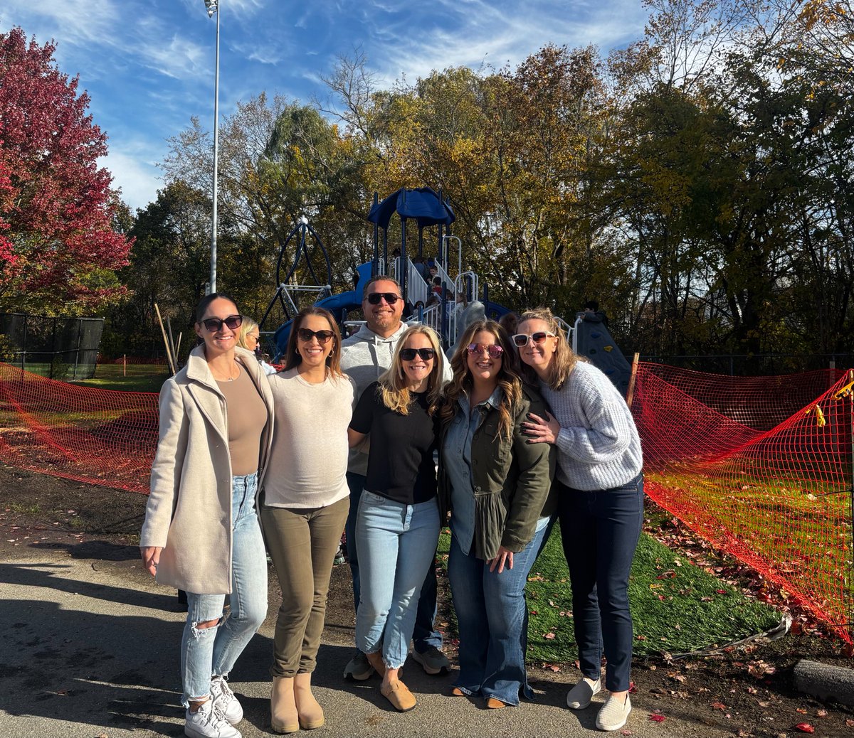 Celebrating Riverside’s new playground! 🎉

This project came to life thanks to the incredible collaboration between Riverside PAC, Danvers families, the DPW, the Recreation Department, and The Rotary Club of Danvers.

#Riverside #DPS #Community