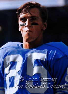 NFL_Journal's tweet photo. Chuck Hughes #NFLColorization #NFLColorizations
Passed away on 10-24-1971 ... on the field https://t.co/38cB8iNkue