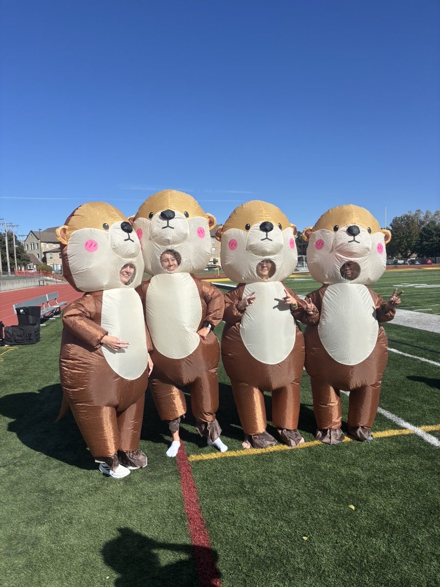 Homecoming vibes = immaculate 🖤💛

Congrats to TT, Des, and Kim on their scholarship honors at the BAHOF banquet! Proud of our whole squad for showing up all week — Gibby races, lip sync battles, radio shows &amp; more. 🧃