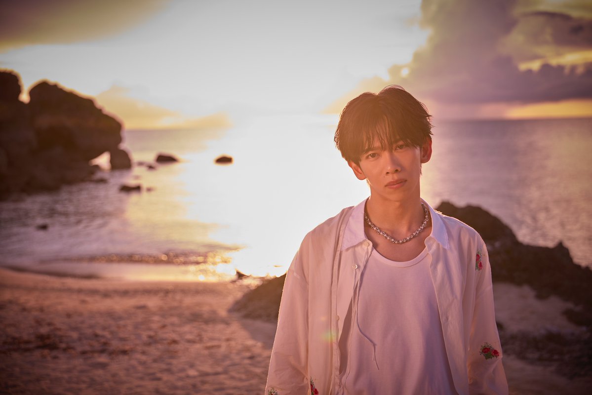 ／
超特急リョウガトレーディングカード
『RYOGA THE CARD 〜Eternal Moment〜』
1⽉11⽇(日)発売！✨
＼

沖縄＆北海道での追加カット解禁！🌺❄️

BOXデザイン・特典、さらに発売記念イベントの詳細も発表！！✨

▼ご予約・詳細はこちら！
stardustpictures.co.jp/book/2026/ryog…

#RYOGA_EternalMoment