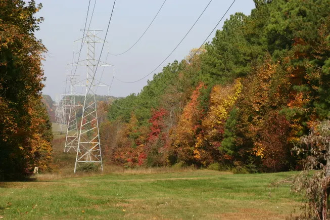 RenewableSearch's tweet image. Via Utility Dive: &quot; FirstEnergy expects peak load to grow 45% by 2035 on data centers: In the first nine months this year, electric sales grew 1% from the same period in 2024 but were essentially flat on a weather-adjusted… dlvr.it/TNsm7L &quot; #Energy #Utility #Utilities