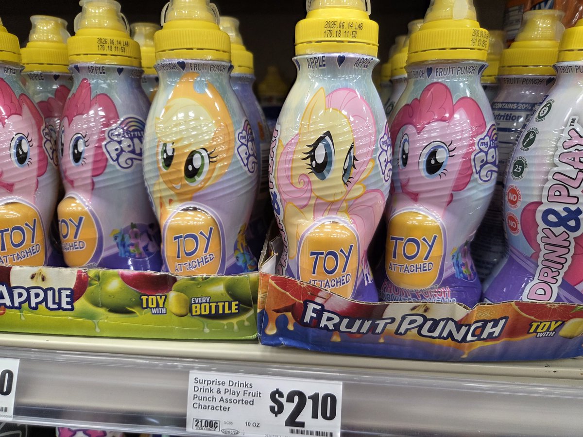 FlutterBeShy18's tweet image. What in Equestria?
#mlptwt #mlpfim #brony #mlpgen4