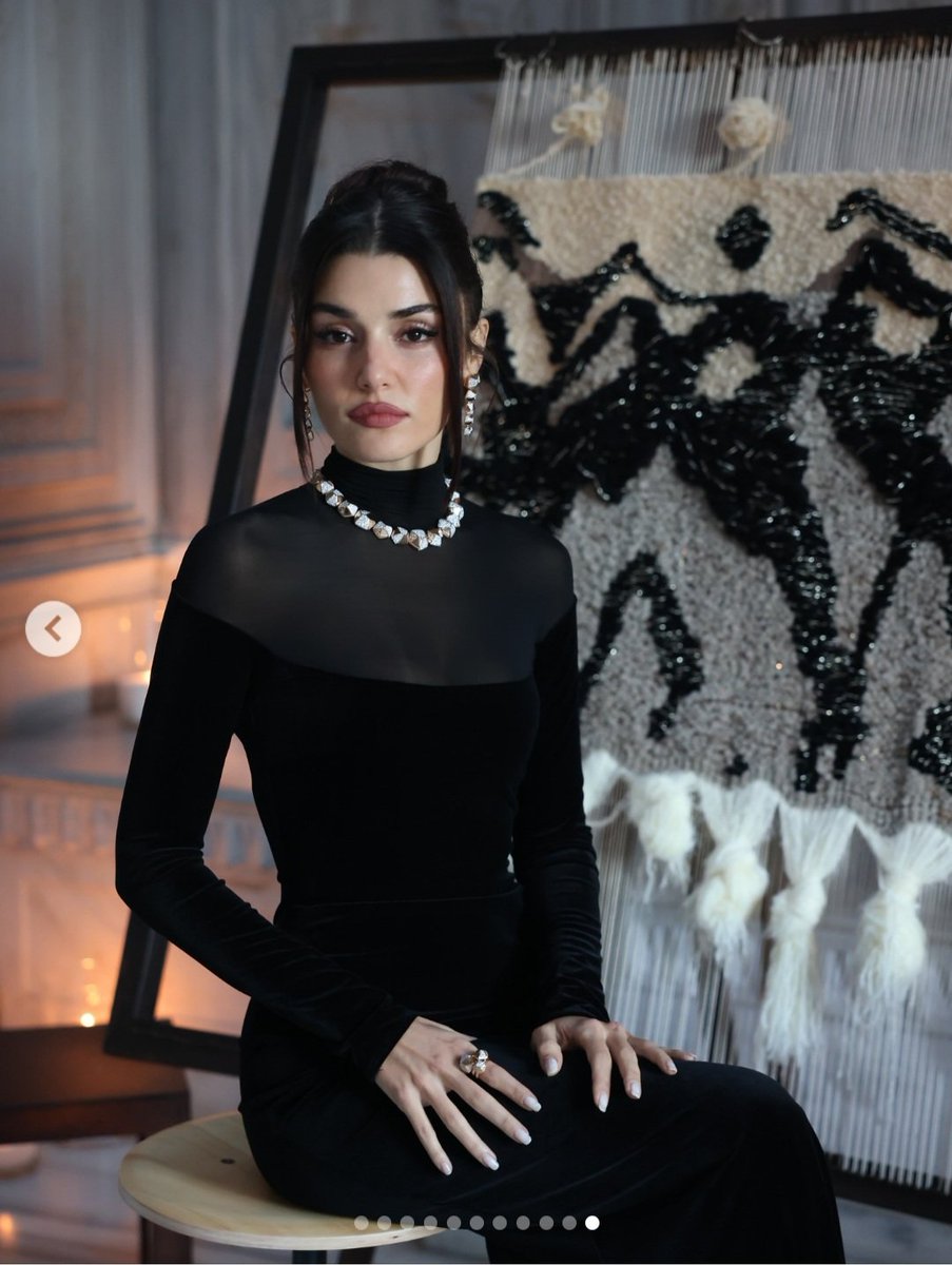 🖤🖤Iyi Geceler! Sogni d'oro a tutti con la meravigliosa Hande ! 👑
🤍 #HandeErçel #HandeErcel #pomellato