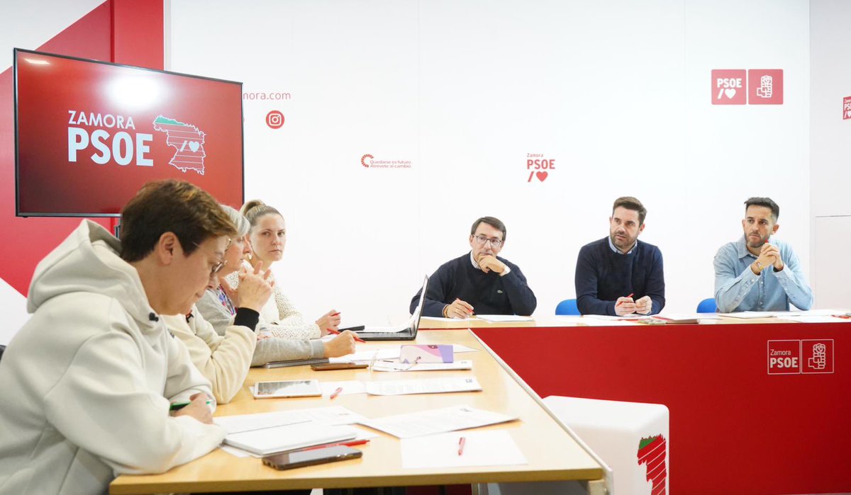 Las madres y los padres tienen un papel imprescindible en la escuela pública. Estamos construyendo la mejor propuesta educativa para Castilla y León. Reunión en Zamora con la Confederación de Asociaciones de Madres y Padres de Centros Públicos de Castilla y León.