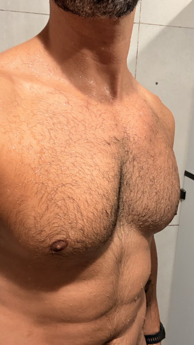 machoexibr's tweet photo. Aquela ducha pós treino 🔥🔥🔥

Post workout showering 🔥🔥🔥

#stud #musclemen #nsfw #hotgymguys
#hairychest #muscular #onlyfans #malemodel #gay #hotdudes https://t.co/eodiQjIGCC