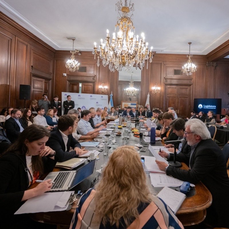 Hoy terminamos con las Reuniones Informativas de Presupuesto 2026, después de dos semanas de trabajo y diálogo junto a los ministros del GCBA y sus equipos.
Desde la Comisión de Presupuesto vamos a seguir trabajando los proyectos, camino a la próxima sesión parlamentaria.