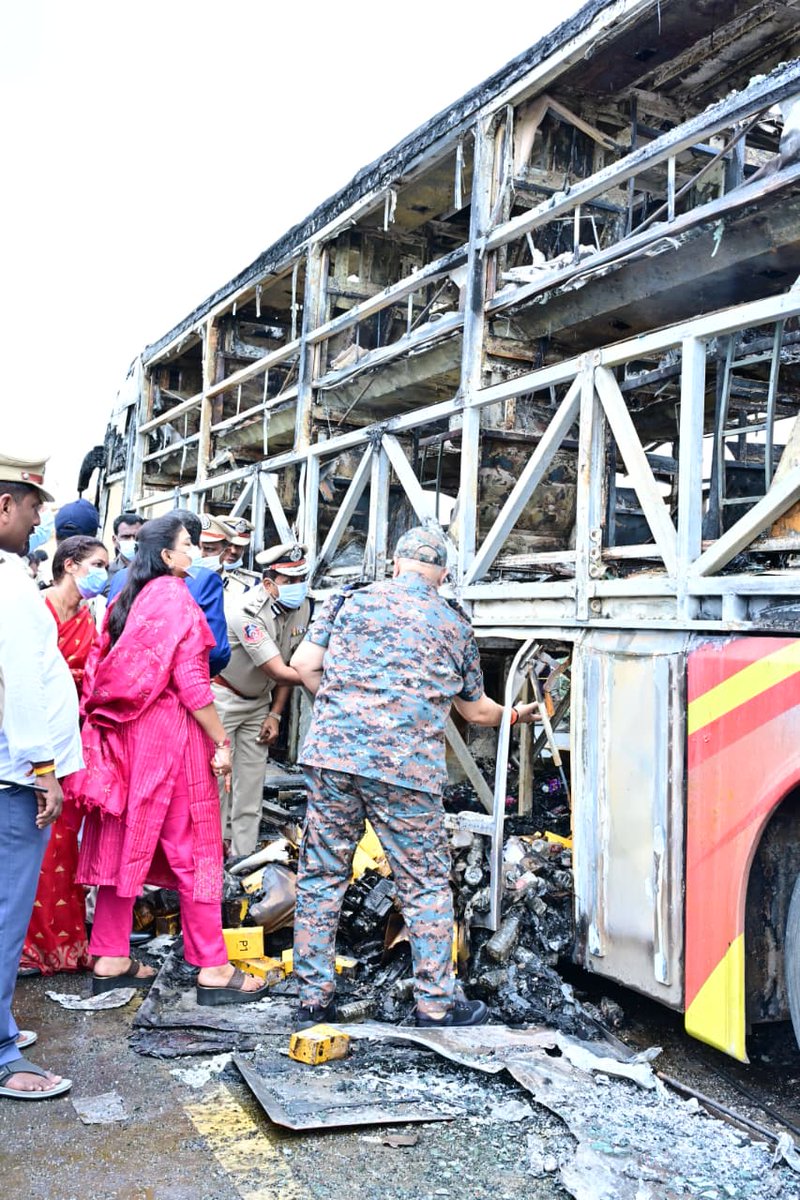 jsuryareddy's tweet image. #AndhraPradesh Home Minister Anitha Vangalapudi on Friday confirmed that 19 people charred to death in the #KurnoolBusFire incident, near Chinna Tekur village of #Kurnool district in the early hours of Friday.

Home Minister @Anitha_TDP said  :

▪︎Among the 19 deceased, 2
