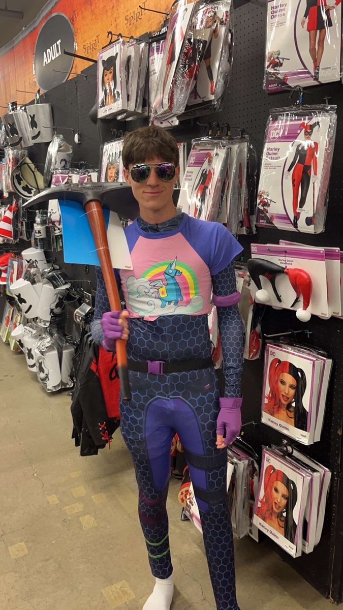 dnhbarstool tweet media