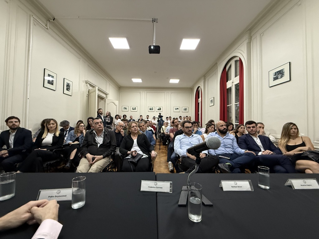 fede_intern's tweet image. Yesterday was an important day for me and for @class_lambda.
Twenty years ago I entered @UBAonline, the largest Spanish-speaking university in the world, with a community of more than 350,000 people, and consistently ranked among the top 100 universities globally.
Because of…